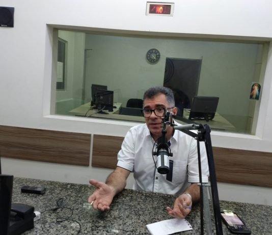 Artur Bolinha critica gestão administrativa de Romero Rodrigues