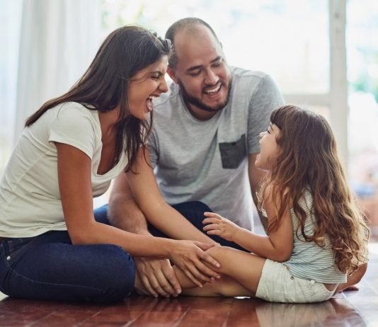 Em nova campanha, Hapvida une amor e tecnologia para falar de saúde