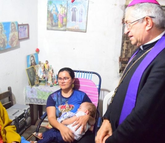 Bispo da Diocese de CG visita enfermos e colônia de Pescadores em Picuí e Frei Martinho