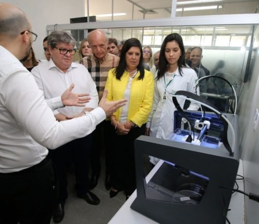 Lígia Feliciano destaca importância de laboratório instalado no Trauma de CG