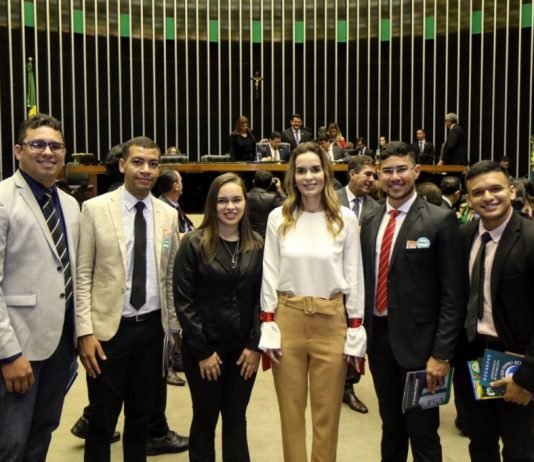 Senadora Daniella Ribeiro anuncia inscrições para a terceira turma do projeto Você no Senado
