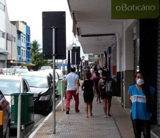 João Dantas solicita instalação de pontos fixos para distribuição de máscaras nas principais ruas do Centro de CG