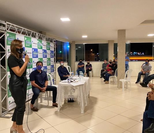 Ana Cláudia reúne pré-candidatos do Podemos para tratar de ideias para Campina Grande