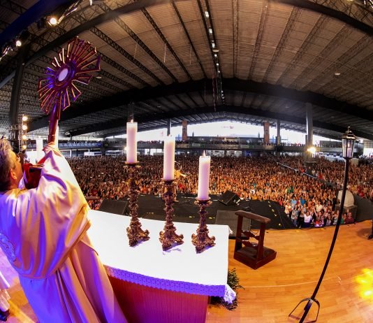 Com o tema “Família, Casa da Palavra e da Esperança”, Crescer 2021 será exclusivamente online