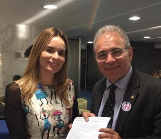 Daniella Ribeiro deseja boa sorte para Marcelo Queiroga, médico que assume o Ministério da Saúde