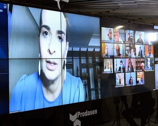 Daniella Ribeiro relata projeto que coíbe violência política contra a mulher