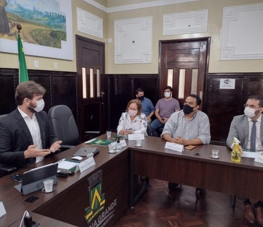 Eva Gouveia representa a Câmara Municipal em primeira reunião administrativa entre Prefeitura de Campina Grande e Governo do Estado