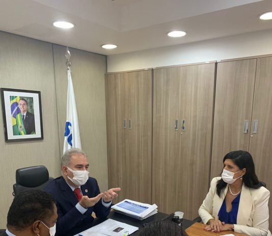 Lígia Feliciano participa de audiências nos ministérios da Saúde e Economia