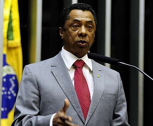 Damião vota a favor da PEC do Piso da Enfermagem