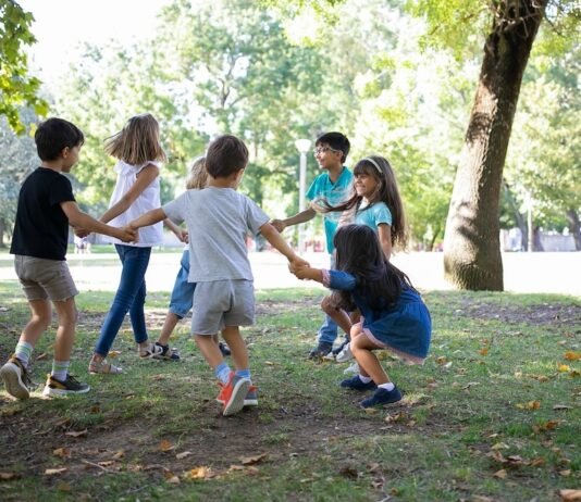 Especialista sugere atividades lúdicas para as crianças nas férias