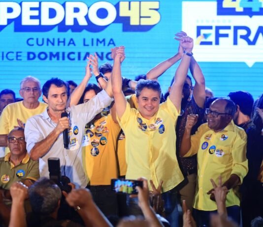 Efraim participa de evento em Campina Grande e afirma: “Minha parceria é com a população”