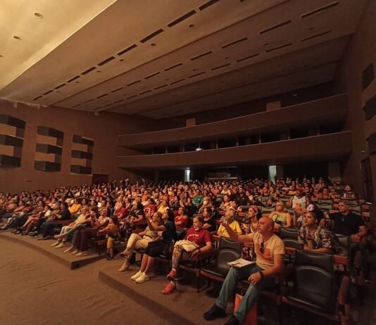 Alunos e idosos participam de espetáculo especial do Festival Folclórico de Campina Grande