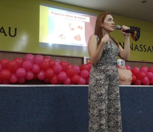 Universidade realiza evento em alusão ao Outubro Rosa com estudantes de Enfermagem