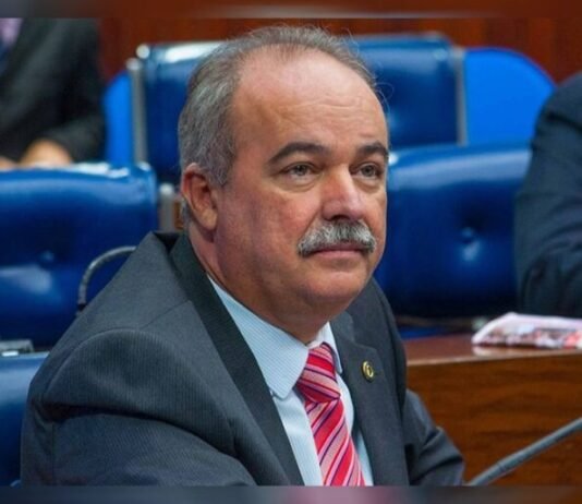 Inácio Falcão se firma como oposição em CG, após aliança entre Cunha Lima e Vital do Rêgo