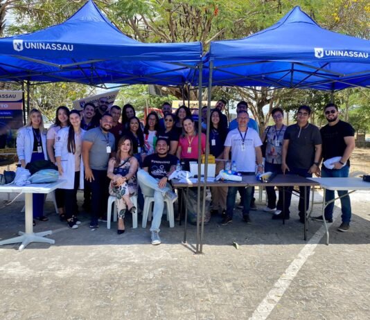 UNINASSAU realizou ação social no Mercado das Malvinas