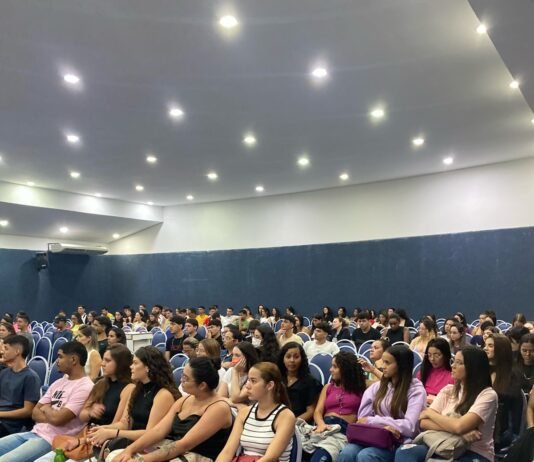 Projeto “Despertar” da UNINASSAU aborda educação financeira