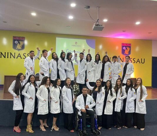 UNINASSAU Campina Grande realiza semana da Cerimônia do Jaleco