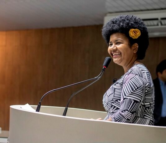 Vereadora Jô Oliveira que diz que comunidade tem ser ouvida sobre a construção da barragem do Covão