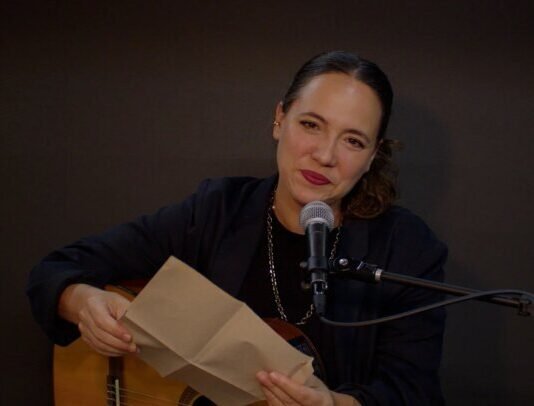 Tiê apresenta show ‘Cartas de Amor’ dia 10 de julho no Teatro Paulo Pontes