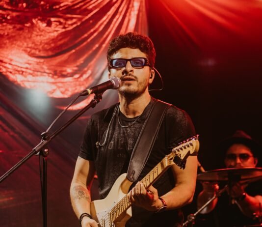 Lostalgia leva o melhor da música retrô ao Projeto Seis e Meia em show inédito no Teatro Paulo Pontes