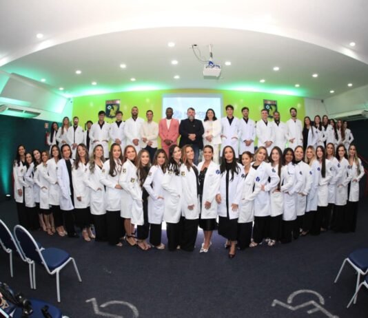 UNINASSAU realiza cerimônia do jaleco de Medicina