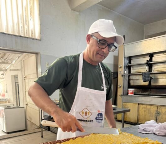 Dedicação e cuidados: saiba como é feita a preparação d’O Maior Bolo de Milho do Mundo