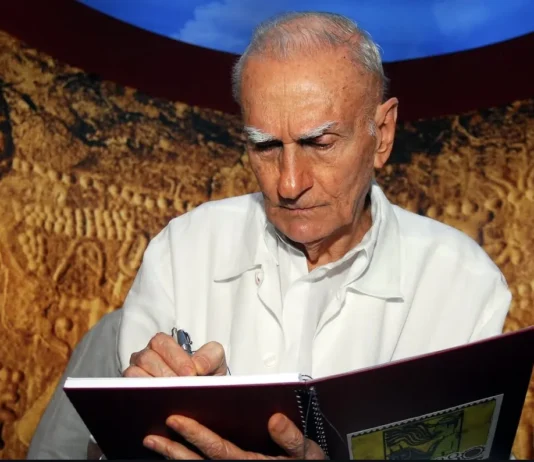 Ariano Suassuna será homenageado no São João de Campina Grande em 2027