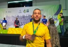 Paraibano sobe ao pódio dos Jogos Universitários Brasileiros e conquista bronze no wrestling